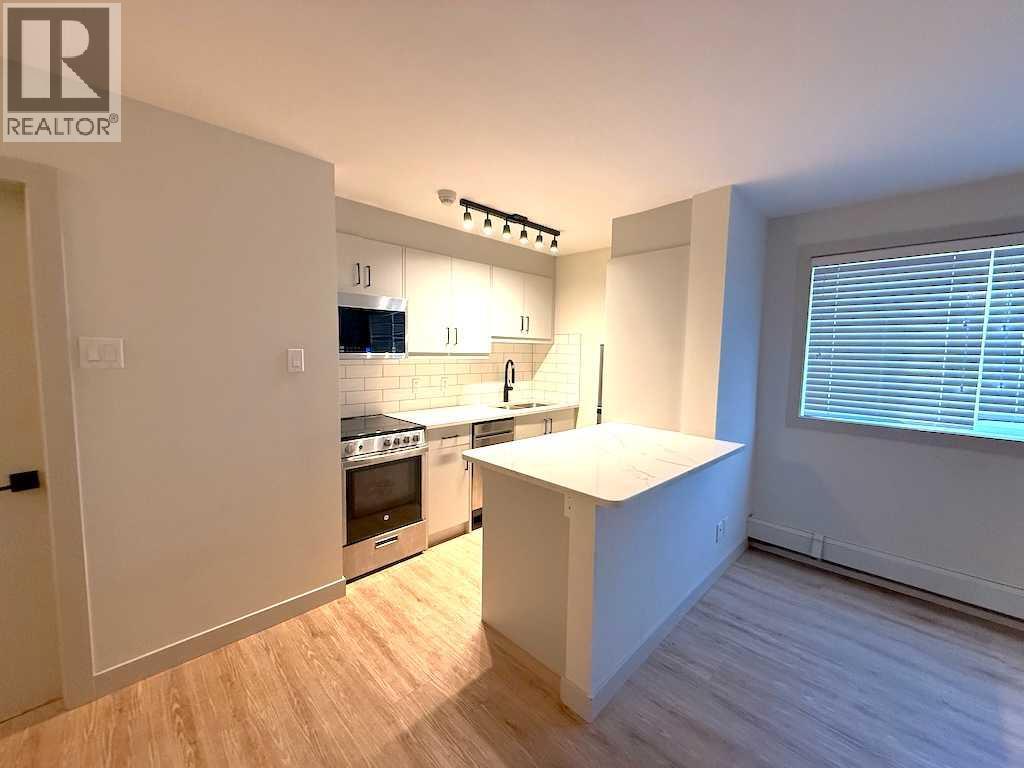1821 17 Street SW, Calgary, Alberta  T2Y 3E5 - Photo 7 - A2273727
