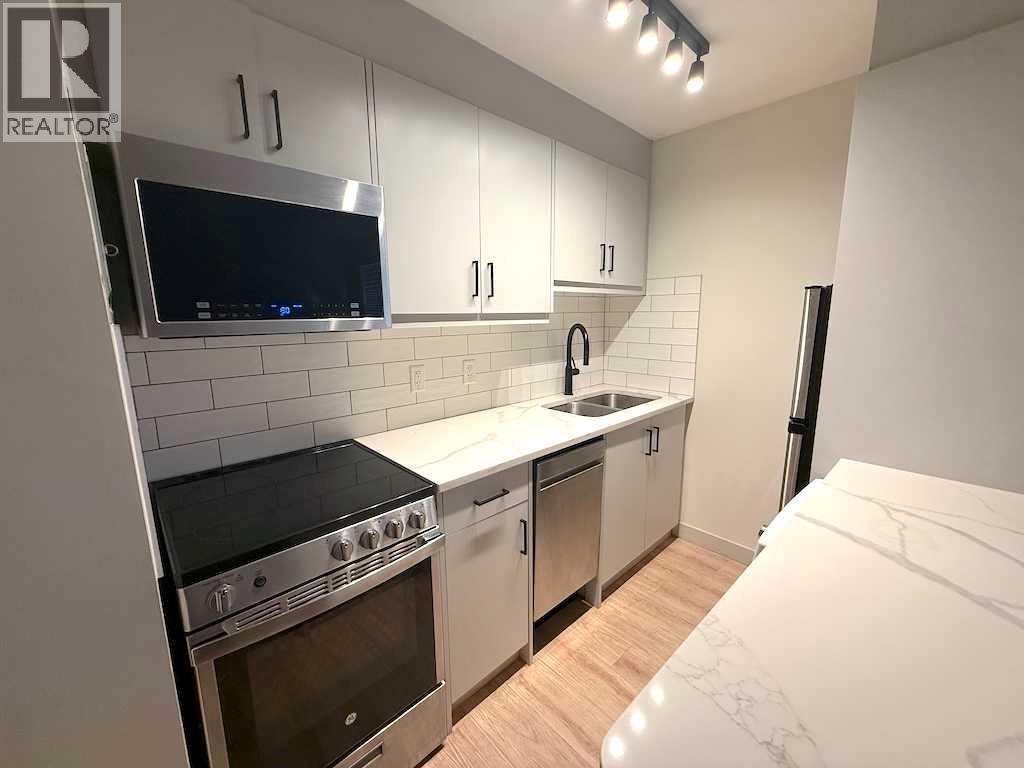 1821 17 Street SW, Calgary, Alberta  T2Y 3E5 - Photo 10 - A2273727