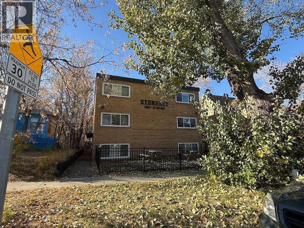 1821 17 Street SW, Calgary, Alberta  T2Y 3E5 - Photo 2 - A2273727