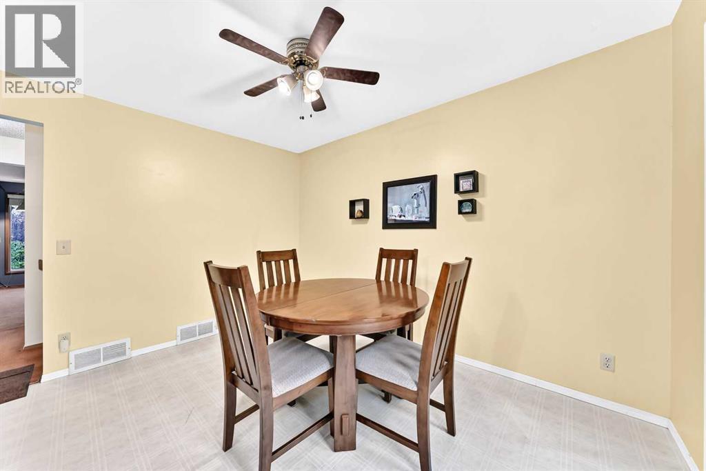 4008 46 Street SW, Calgary, Alberta  T3E 6P3 - Photo 10 - A2338496