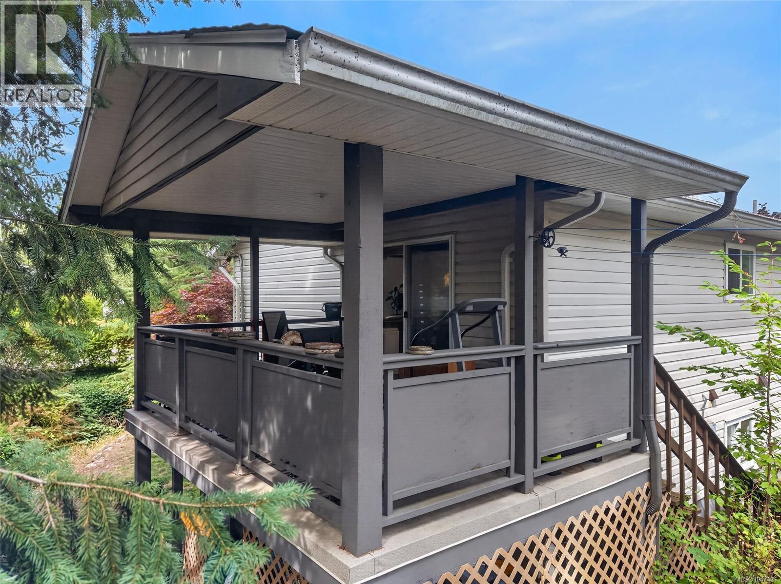 568 Salish St, Comox, British Columbia  V9M 3L3 - Photo 44 - 1047461