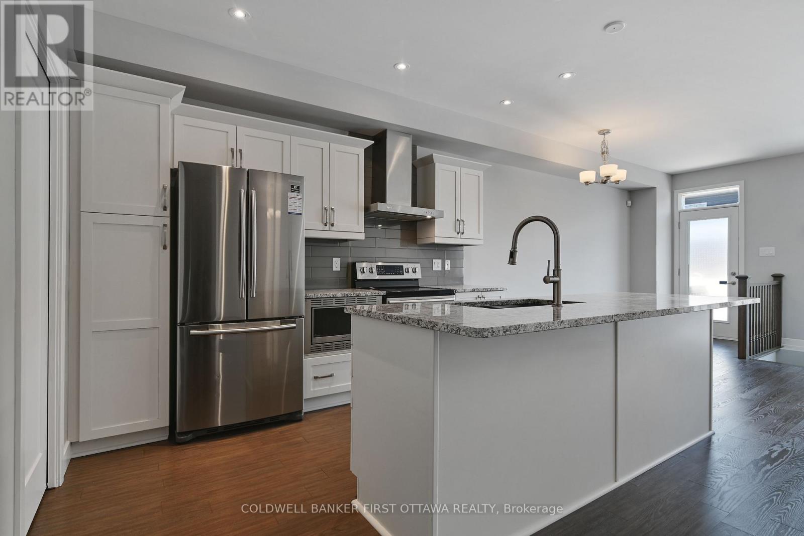 1042 Cobble Hill Drive, Ottawa, Ontario  K2J 0J7 - Photo 11 - X13698592