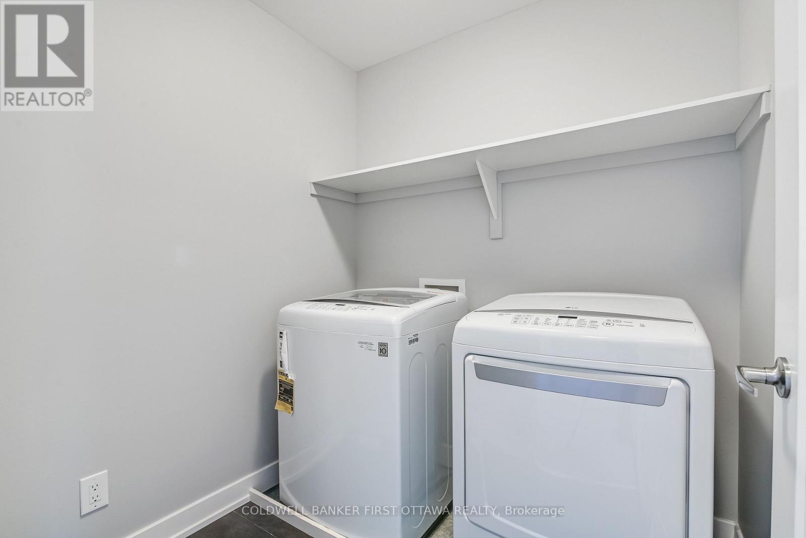 1042 Cobble Hill Drive, Ottawa, Ontario  K2J 0J7 - Photo 20 - X13698592