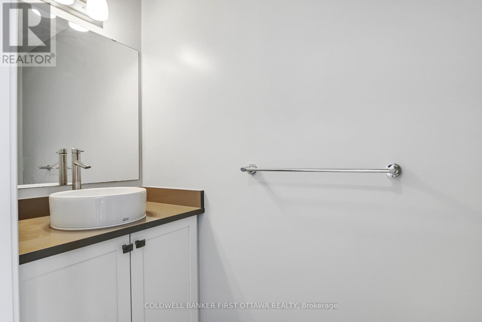 1042 Cobble Hill Drive, Ottawa, Ontario  K2J 0J7 - Photo 6 - X13698592