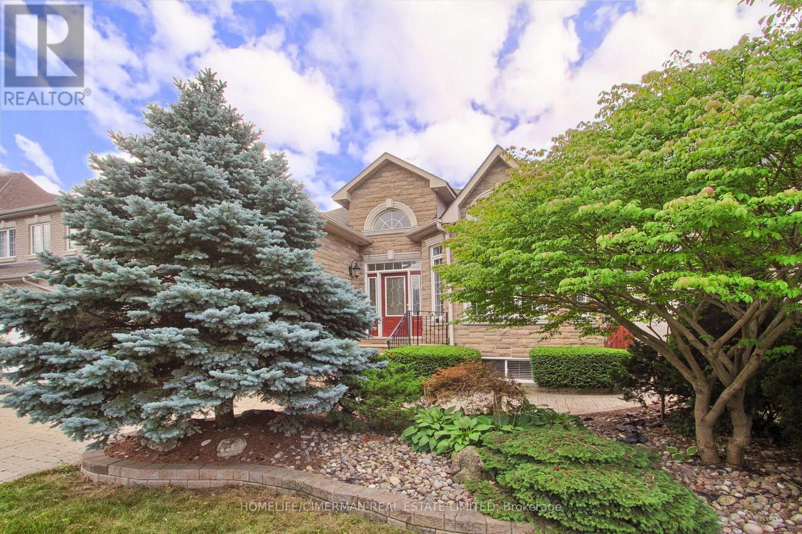 61 Pemberton Road, Richmond Hill, Ontario  L4C 3T5 - Photo 3 - N13698562