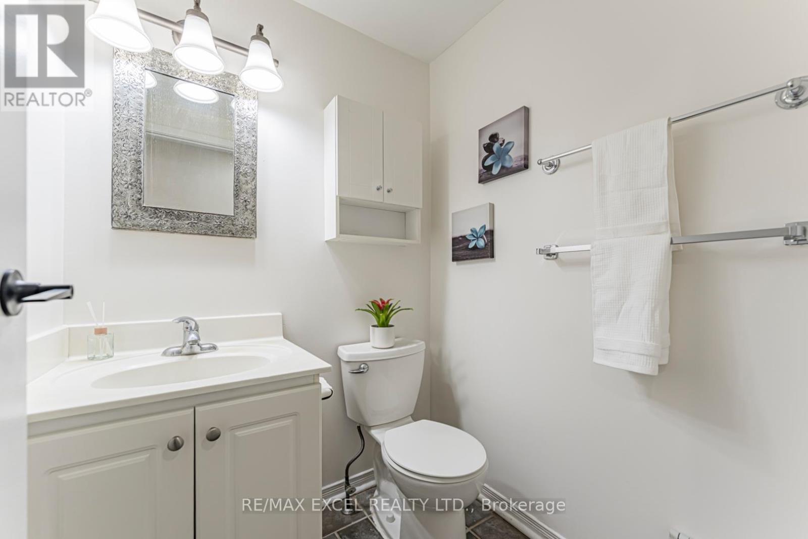 128 Cottonwood Court, Markham, Ontario  L3T 5X1 - Photo 6 - N13698570