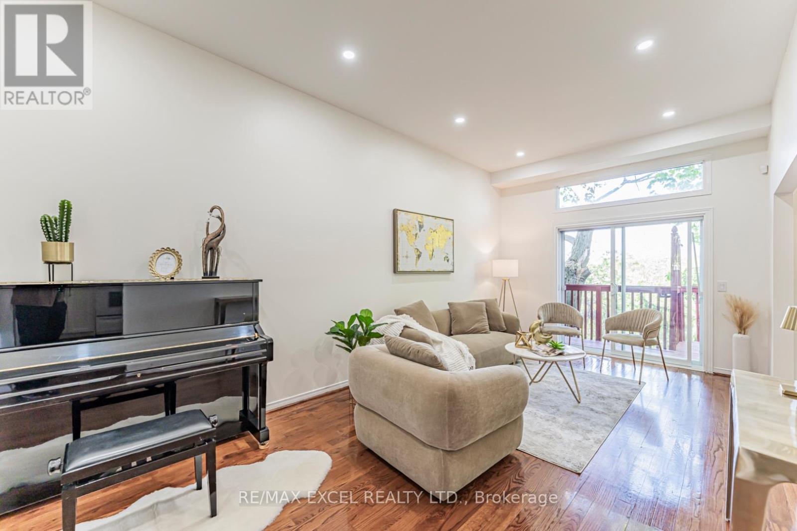 128 Cottonwood Court, Markham, Ontario  L3T 5X1 - Photo 9 - N13698570