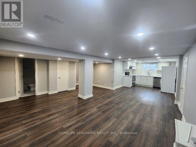 2042 Constance Drive, Oakville, Ontario  L6J 2V5 - Photo 2 - W13698578