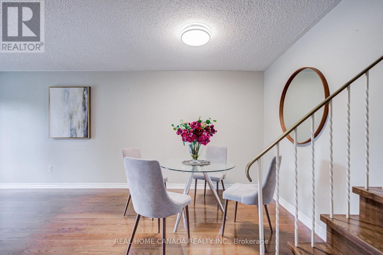 19 Hepworth Drive, Toronto, Ontario  M9R 3W1 - Photo 11 - W13698590