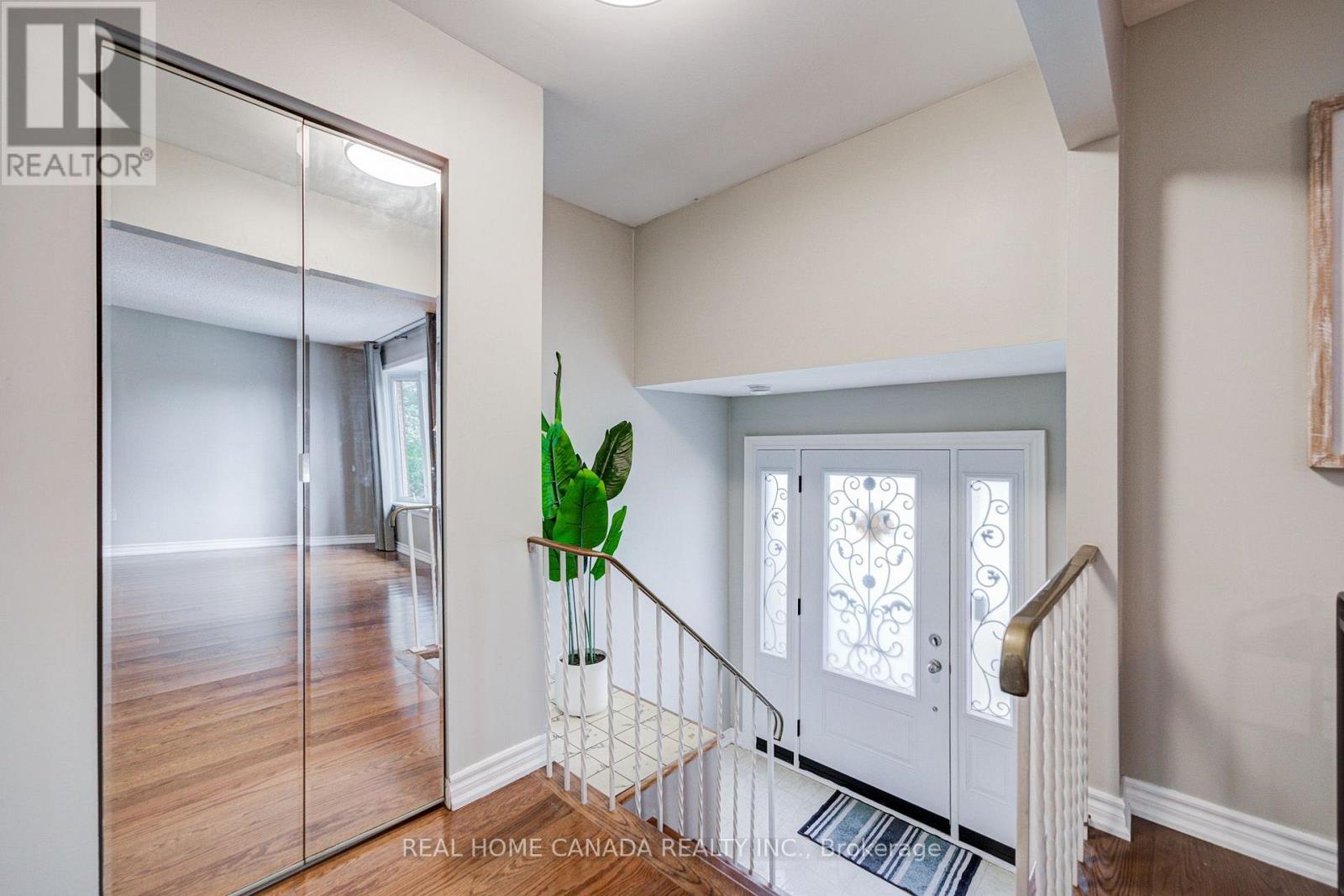 19 Hepworth Drive, Toronto, Ontario  M9R 3W1 - Photo 13 - W13698590