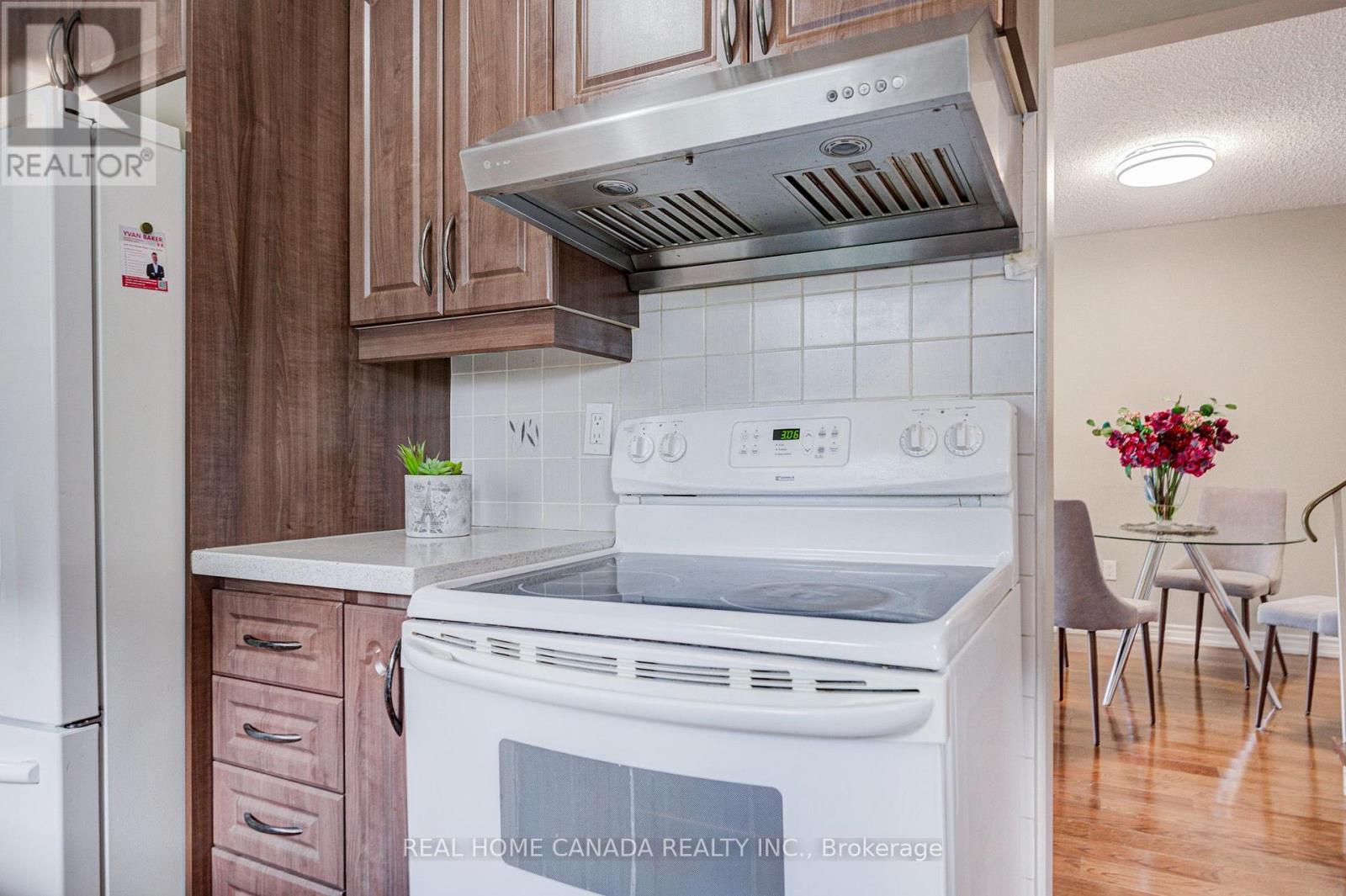 19 Hepworth Drive, Toronto, Ontario  M9R 3W1 - Photo 18 - W13698590
