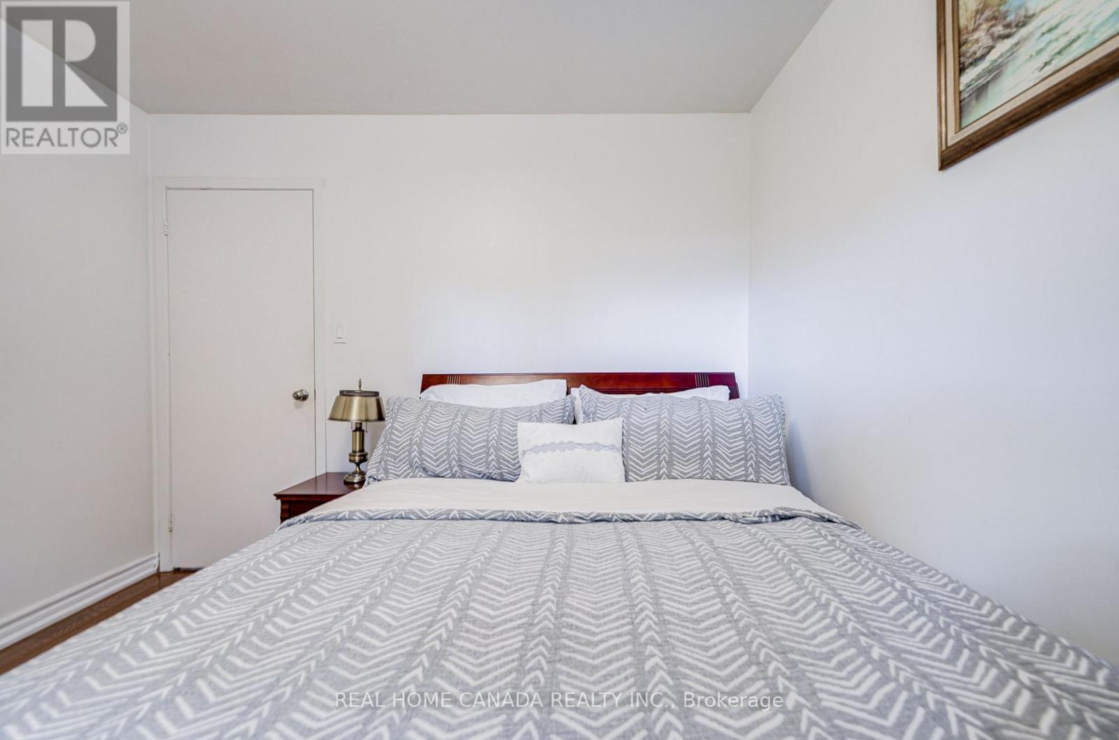 19 Hepworth Drive, Toronto, Ontario  M9R 3W1 - Photo 31 - W13698590