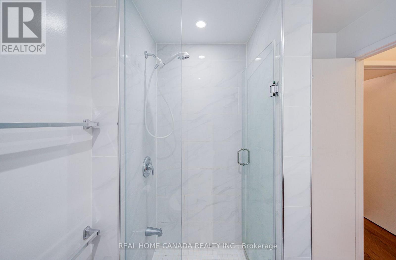 19 Hepworth Drive, Toronto, Ontario  M9R 3W1 - Photo 35 - W13698590