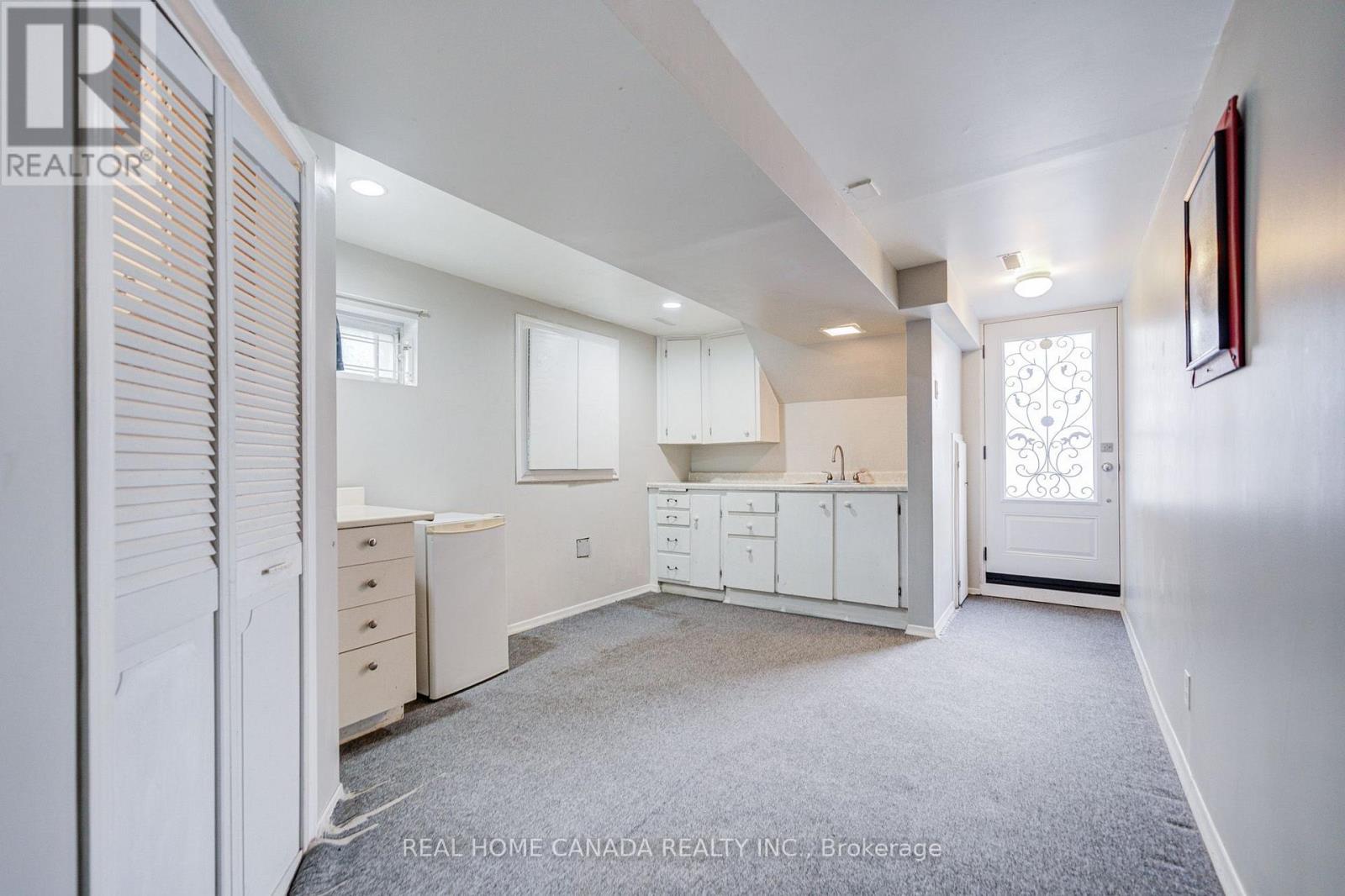 19 Hepworth Drive, Toronto, Ontario  M9R 3W1 - Photo 36 - W13698590