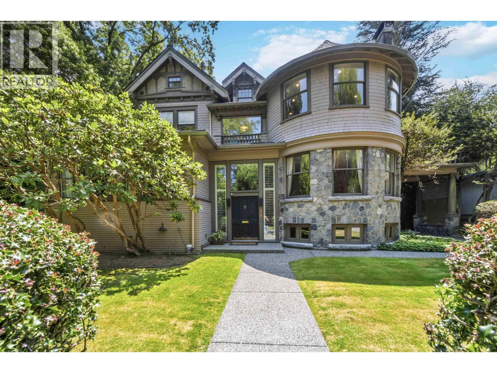 1188 LAURIER AVENUE, Vancouver, British Columbia