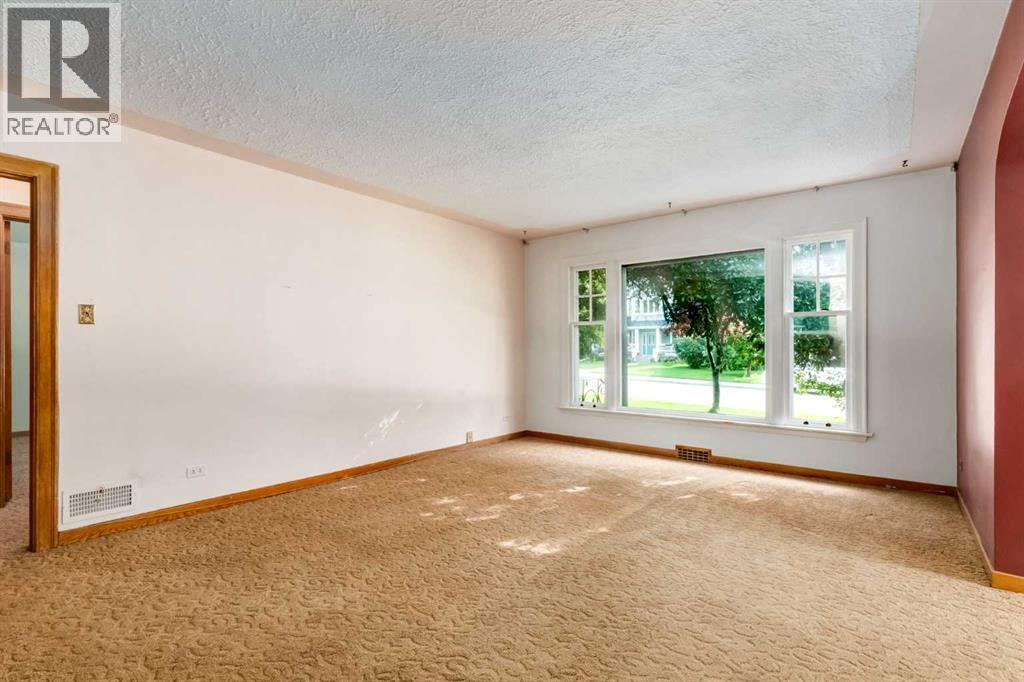 1409 8 Street NW, Calgary, Alberta  T2M 3K4 - Photo 9 - A2338823