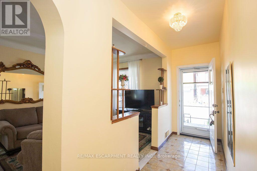 66 Sherman Avenue N, Hamilton, Ontario  L8L 6M2 - Photo 5 - X13698564