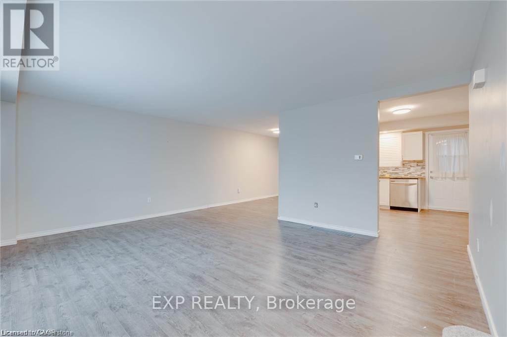8 - 78 Bee Street, Woodstock, Ontario  N4S 3Z3 - Photo 5 - X13698566