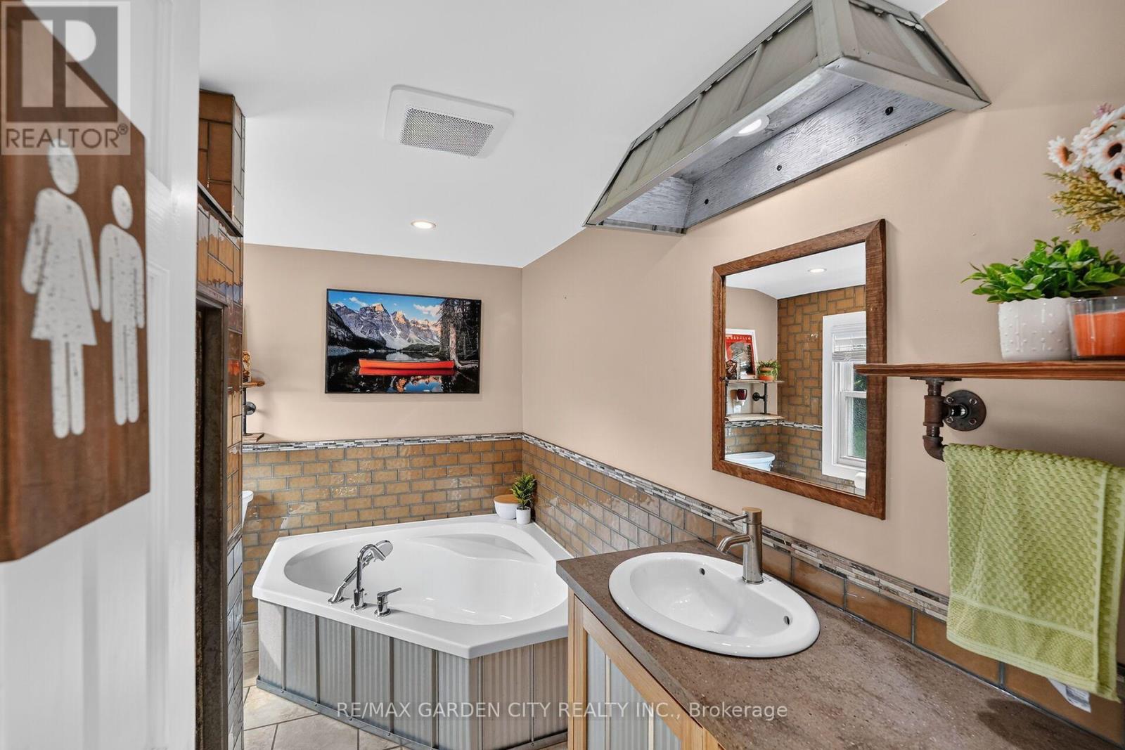 843 Lyons Creek Road, Welland, Ontario  L3B 5N4 - Photo 15 - X13698574
