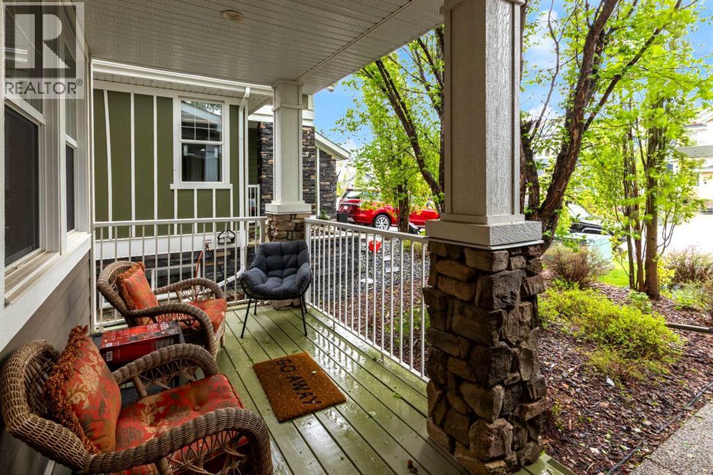 172 Ridge View Close, Cochrane, Alberta  T4C 0P5 - Photo 4 - A2317877