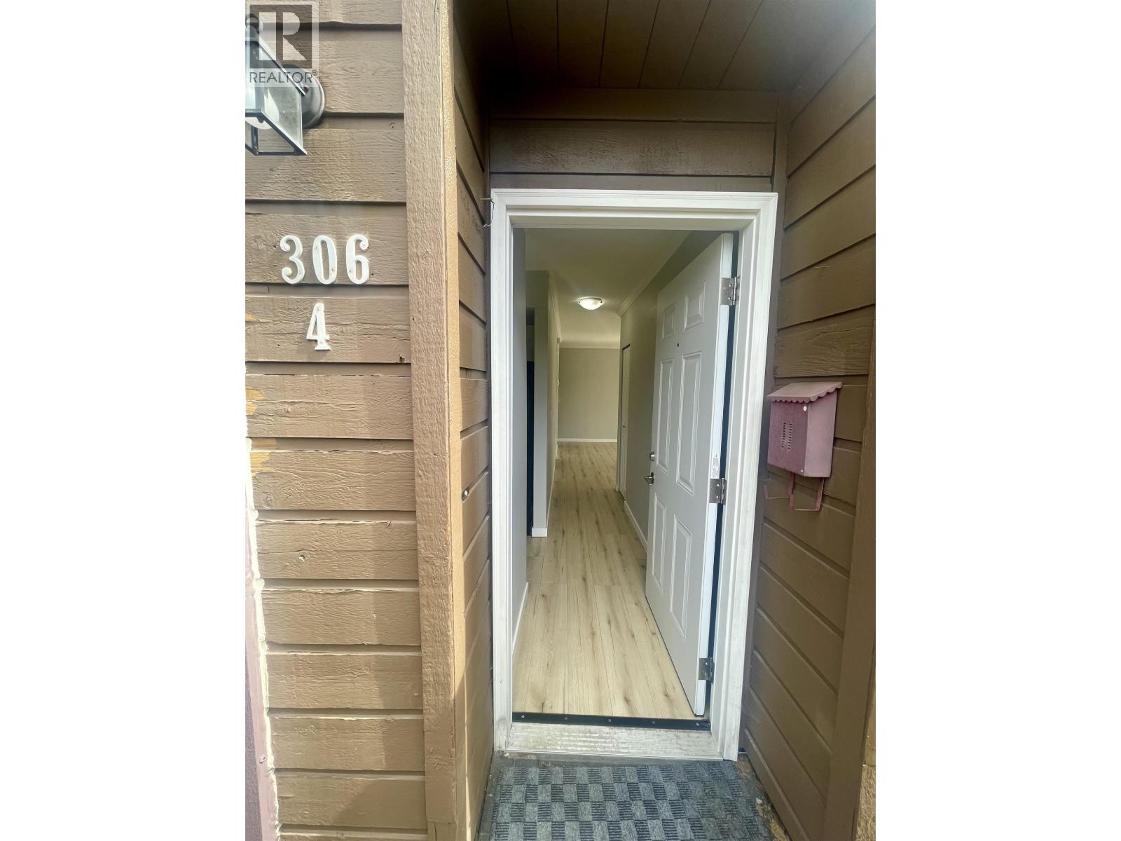 4 306 Highland Way, Port Moody, British Columbia  V3H 3V7 - Photo 3 - R3157601