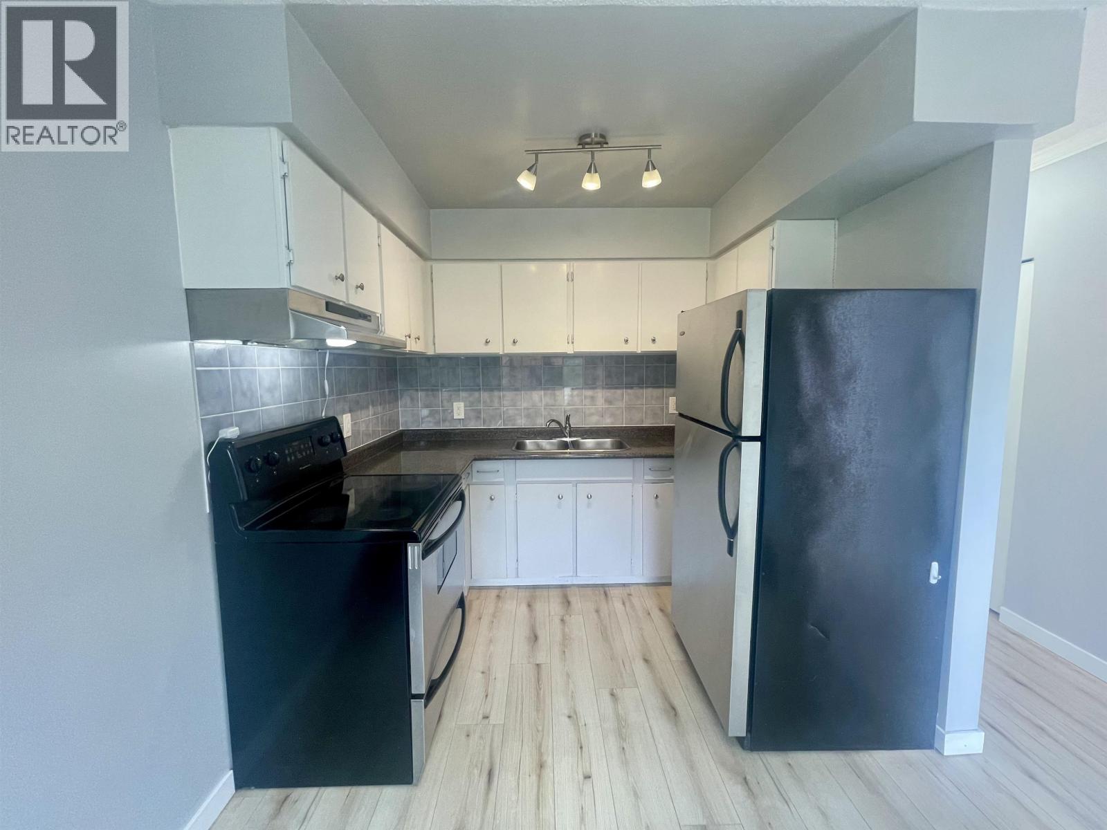 4 306 Highland Way, Port Moody, British Columbia  V3H 3V7 - Photo 4 - R3157601