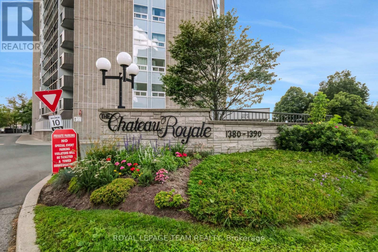 402 - 1380 Prince Of Wales Drive, Ottawa, Ontario  K2C 3N5 - Photo 2 - X13698628