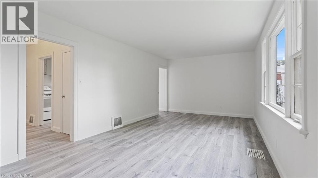 848 Colborne Street E, Brantford, Ontario  N3S 3S9 - Photo 11 - 40855912