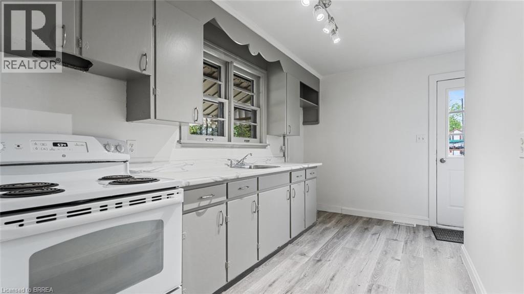 848 Colborne Street E, Brantford, Ontario  N3S 3S9 - Photo 6 - 40855912