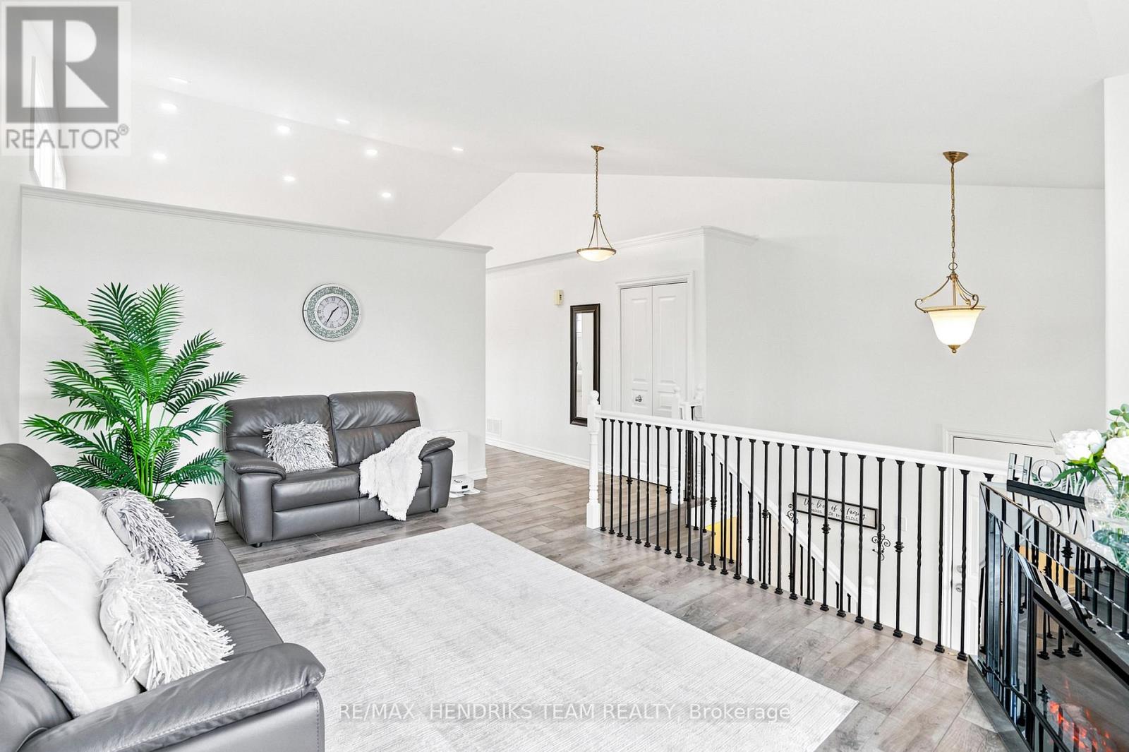 7032 Kelly Drive, Niagara Falls, Ontario  L2H 3J9 - Photo 6 - X13698606