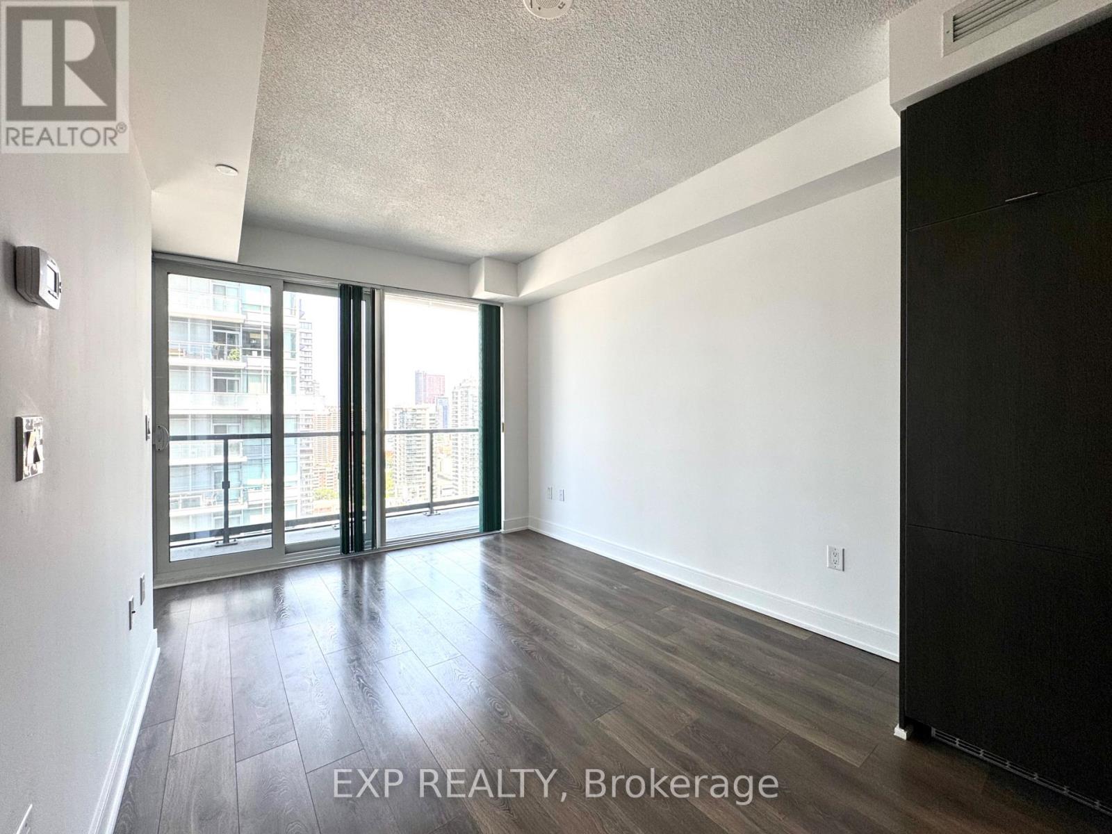2704 - 89 Mcgill Street, Toronto, Ontario  M5B 0B1 - Photo 2 - C13698594