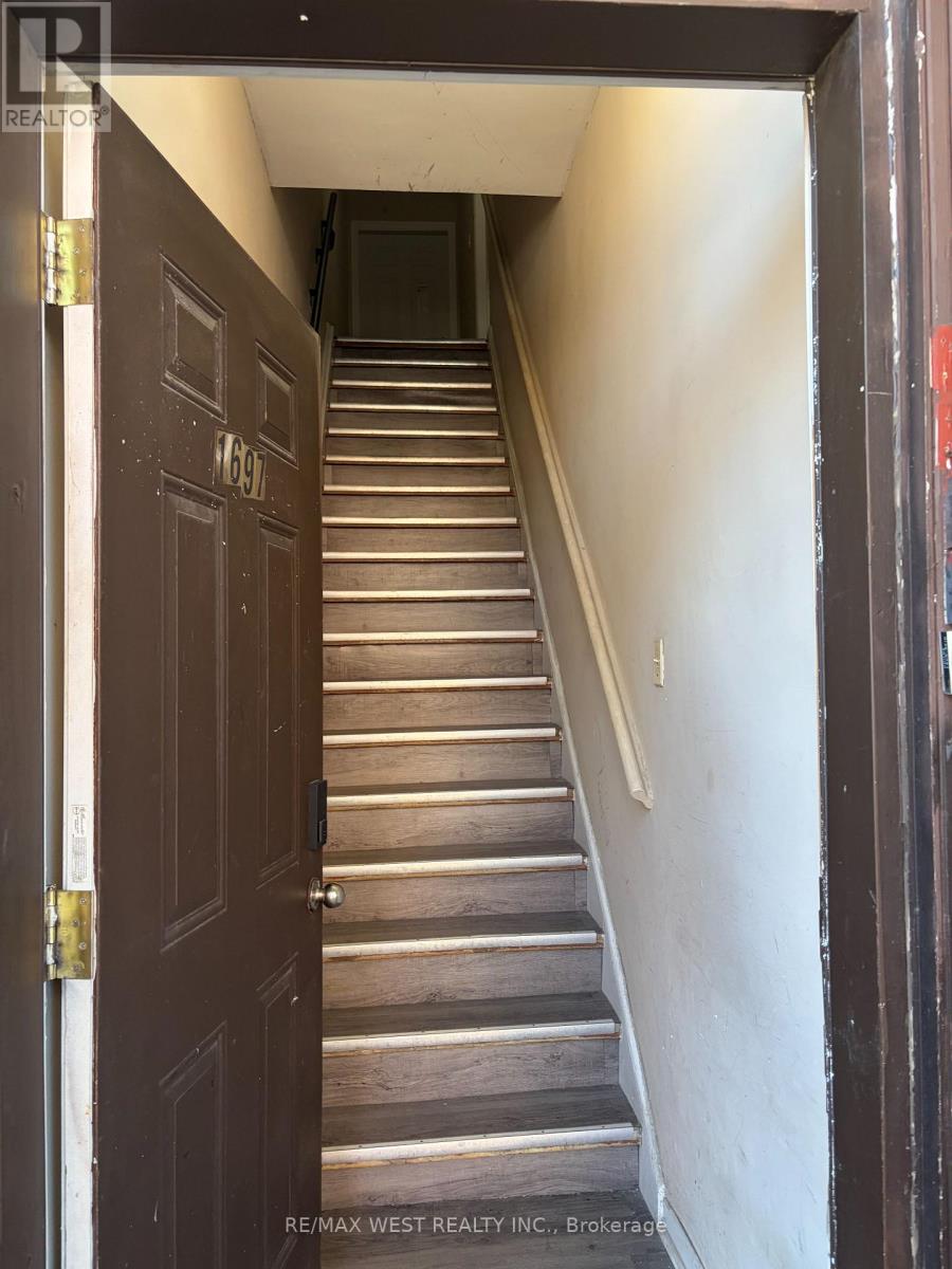 Apt 1 - 1697 Dundas Street W, Toronto, Ontario  M6K 1V2 - Photo 2 - C13698596