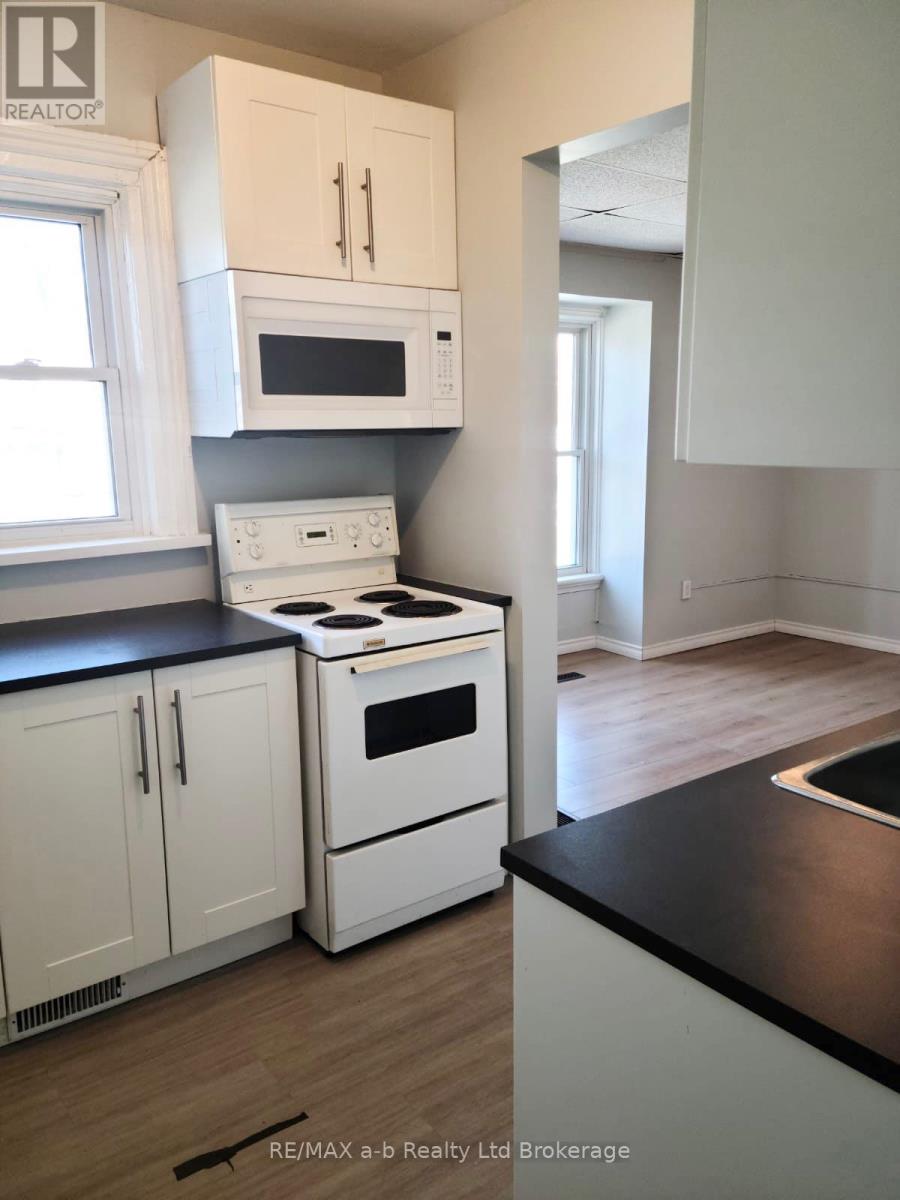 2 - 26 STANLEY STREET, London South, Ontario