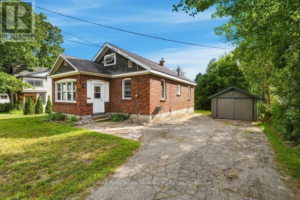 40 Waubeek Street, Parry Sound, Ontario  P2A 1C2 - Photo 2 - X13698602