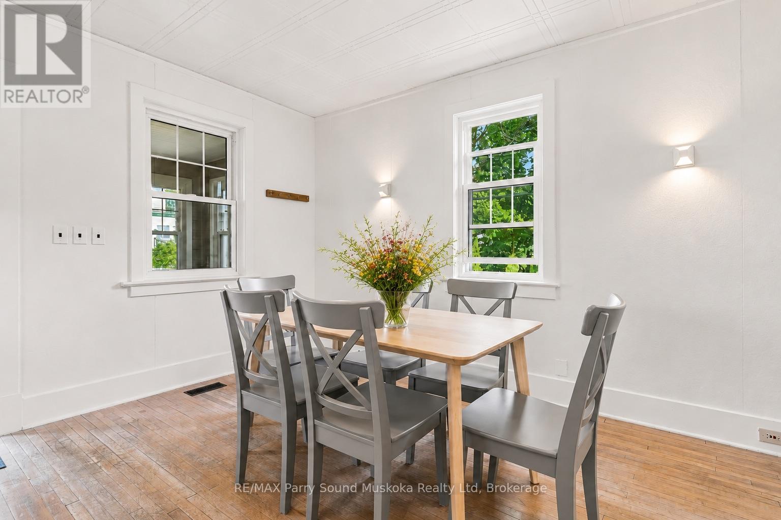40 Waubeek Street, Parry Sound, Ontario  P2A 1C2 - Photo 3 - X13698602