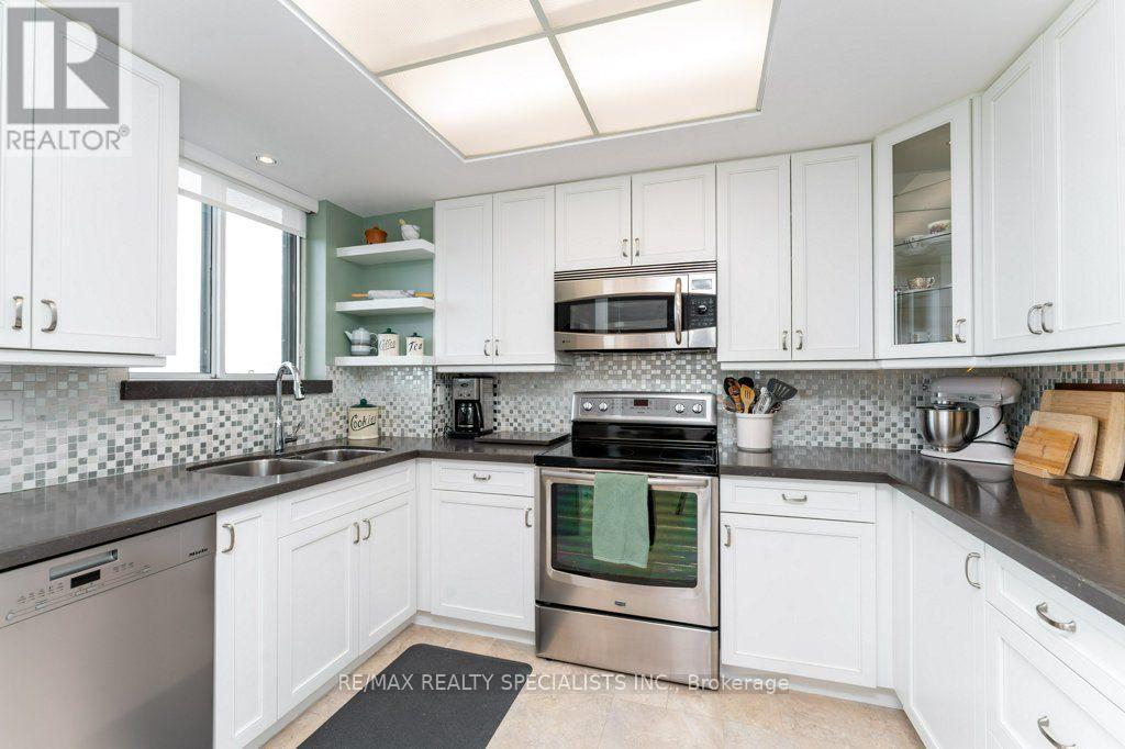 1106 - 880 Dundas Street W, Mississauga, Ontario  L5C 4H3 - Photo 16 - W13698600
