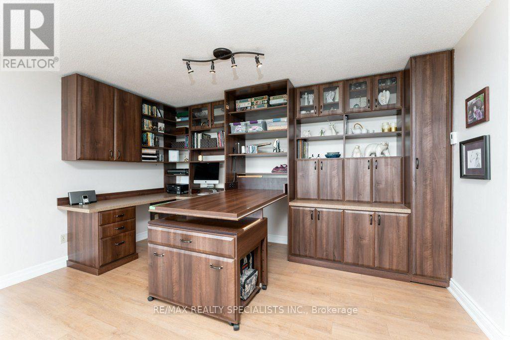 1106 - 880 Dundas Street W, Mississauga, Ontario  L5C 4H3 - Photo 22 - W13698600