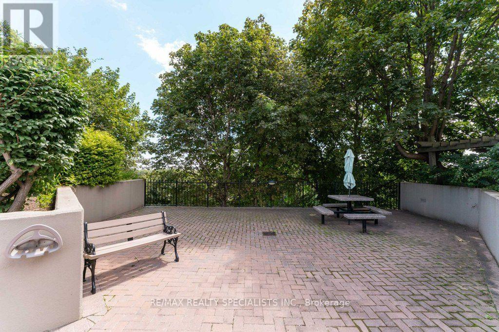 1106 - 880 Dundas Street W, Mississauga, Ontario  L5C 4H3 - Photo 32 - W13698600