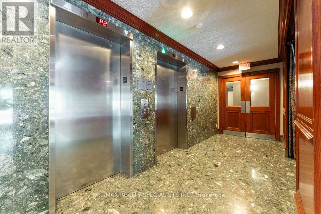 1106 - 880 Dundas Street W, Mississauga, Ontario  L5C 4H3 - Photo 8 - W13698600