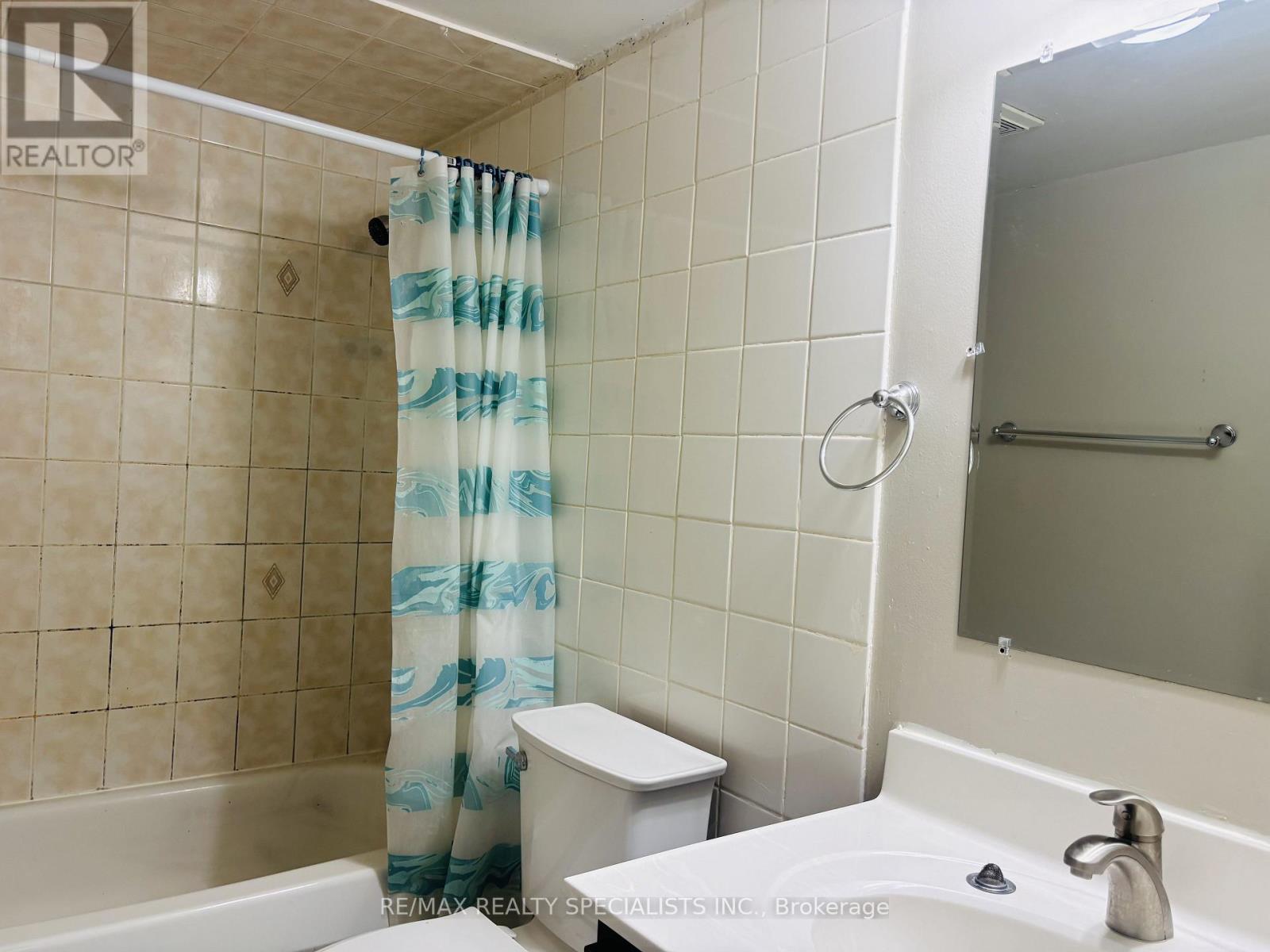 33 Cherrytree Drive, Brampton, Ontario  L6Y 3L7 - Photo 19 - W13698614