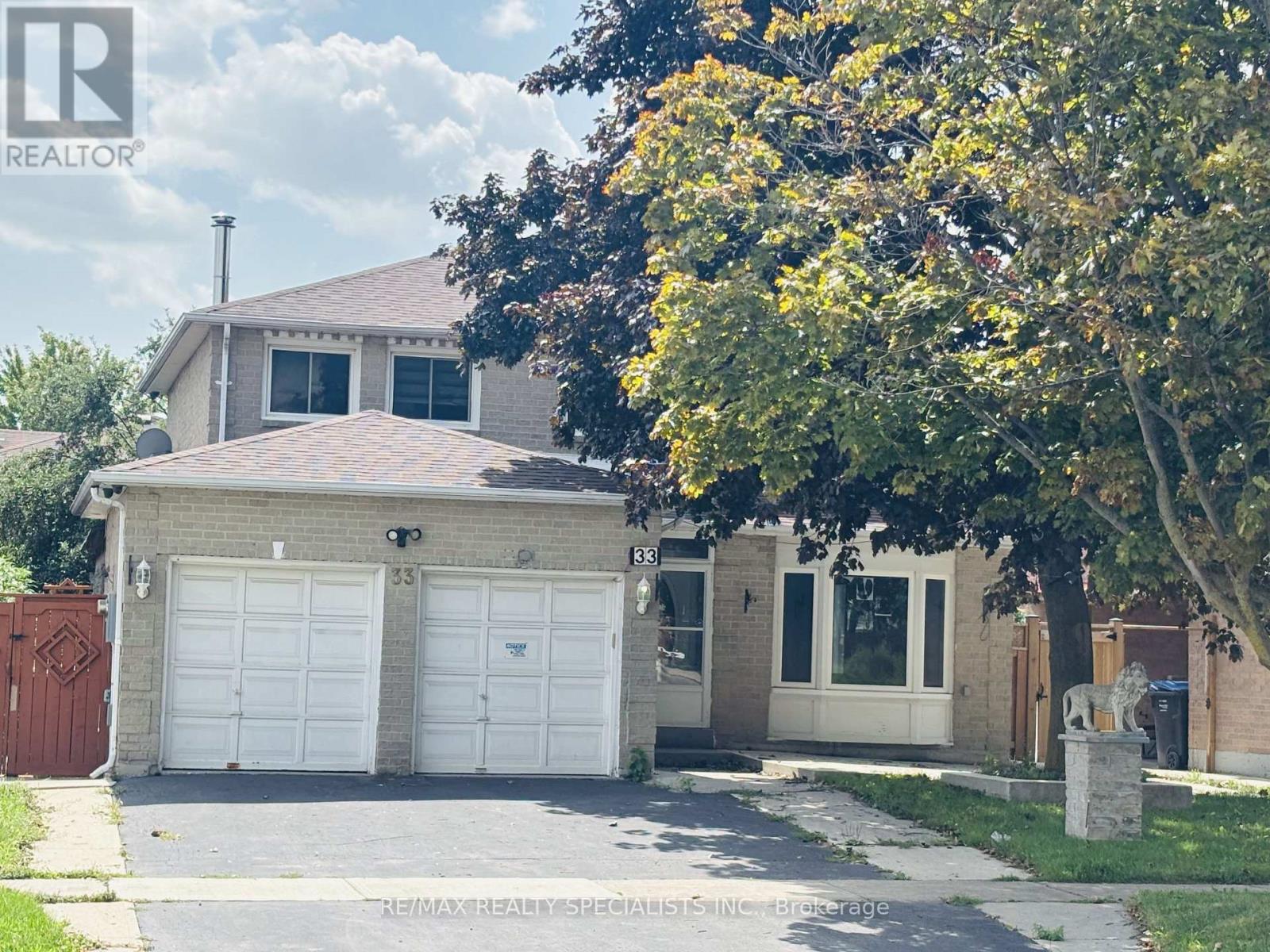 33 Cherrytree Drive, Brampton, Ontario  L6Y 3L7 - Photo 2 - W13698614