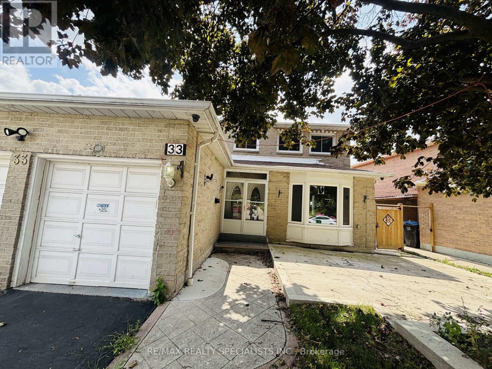 33 Cherrytree Drive, Brampton, Ontario  L6Y 3L7 - Photo 4 - W13698614