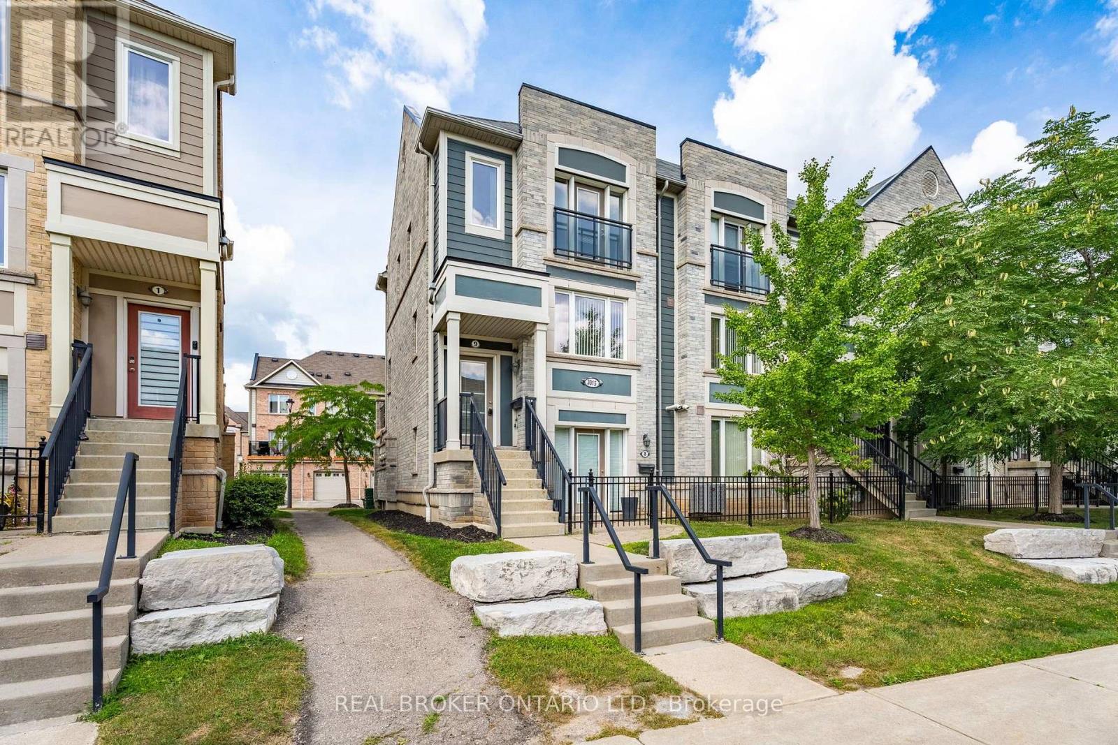 9 - 3015 DESTINATION DRIVE, Mississauga, Ontario