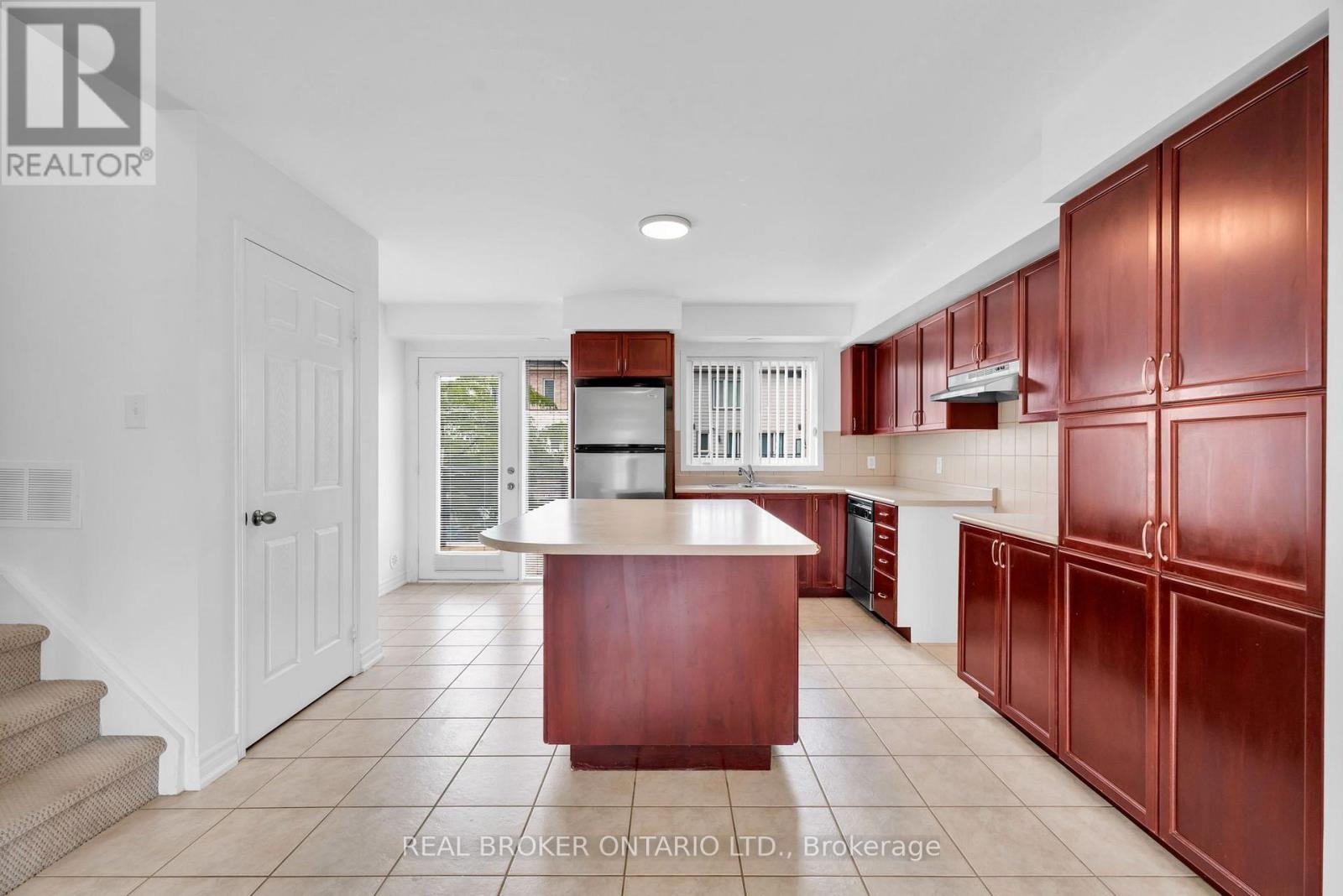 9 - 3015 Destination Drive, Mississauga, Ontario  L5M 0P3 - Photo 10 - W13698616