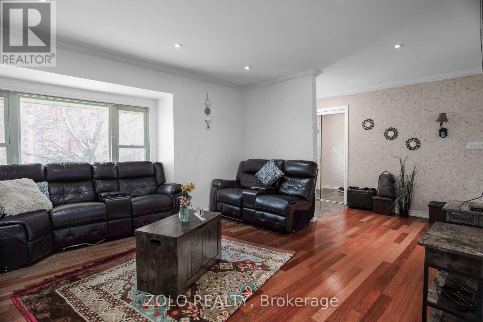 13 Foster Road, Mississauga, Ontario  L4T 1C3 - Photo 13 - W13698624