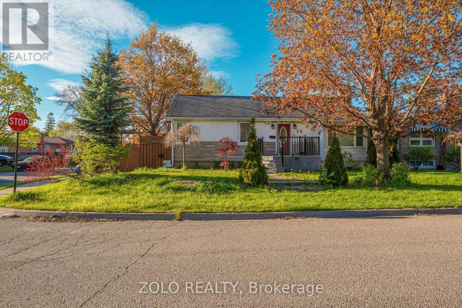 13 Foster Road, Mississauga, Ontario  L4T 1C3 - Photo 2 - W13698624