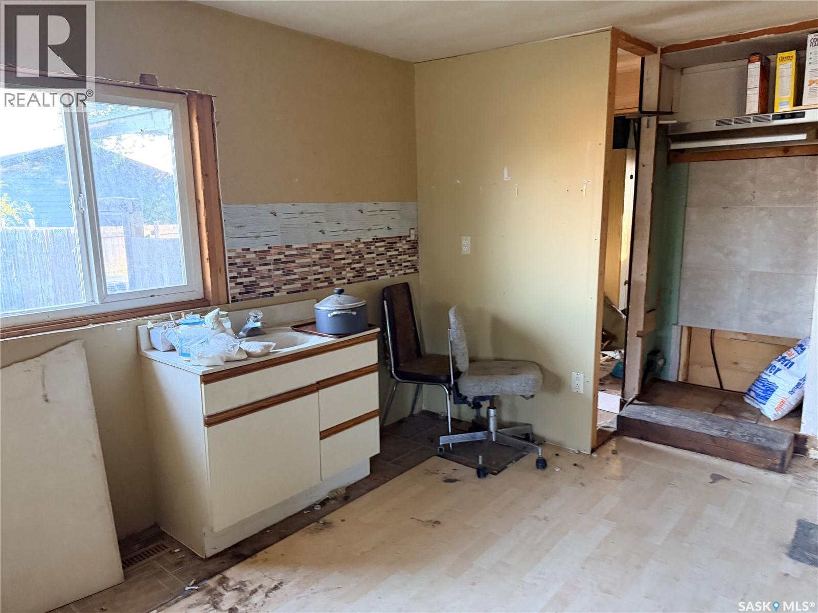 118 Warwick Street, Neville, Saskatchewan  S0N 1T0 - Photo 3 - SK046257