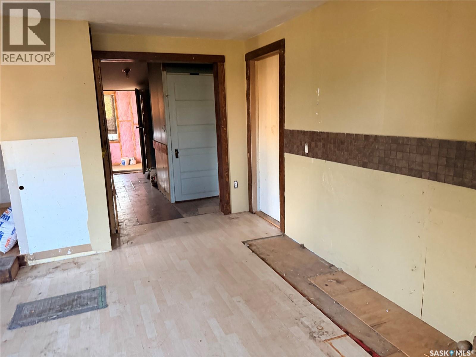 118 Warwick Street, Neville, Saskatchewan  S0N 1T0 - Photo 4 - SK046257