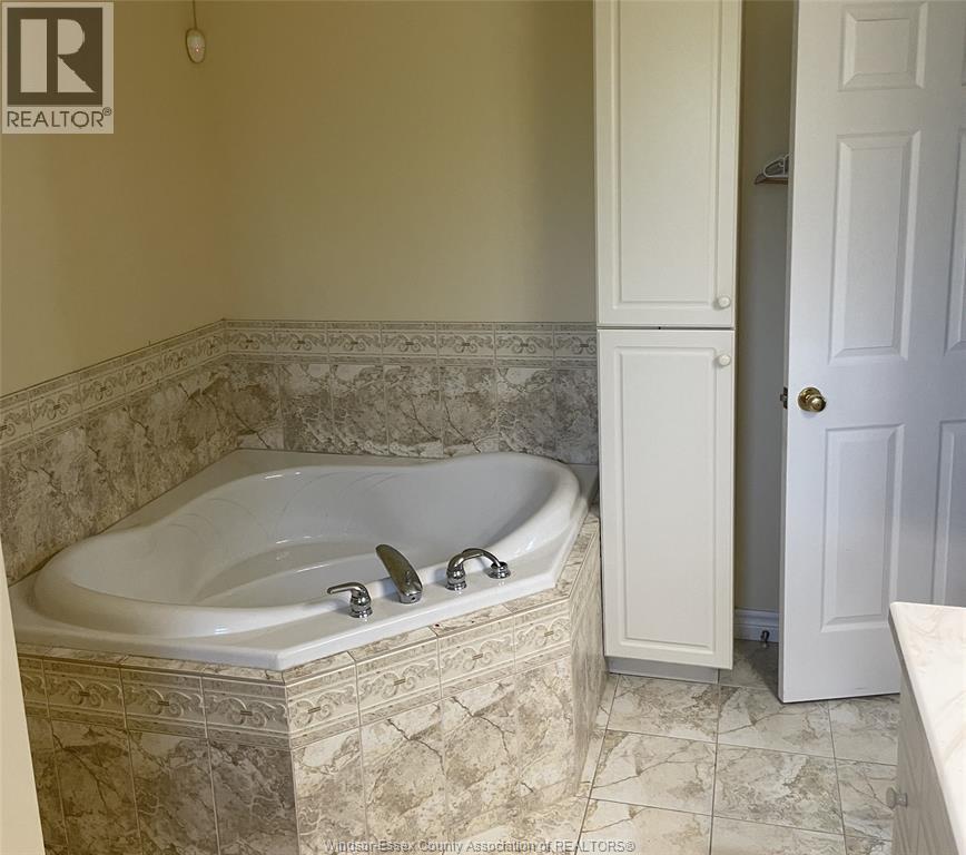 1833 St . Luke Road, Windsor, Ontario  N8W 3W8 - Photo 17 - 26020353