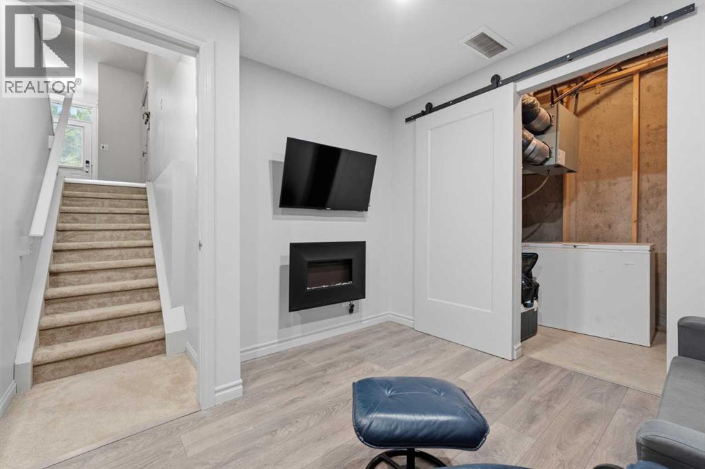 804 Wentworth Villas SW, Calgary, Alberta  T3E 0K6 - Photo 9 - A2337257